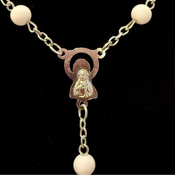 White Round Pressed Glass Prayer Rosary - Picture 4 of 5